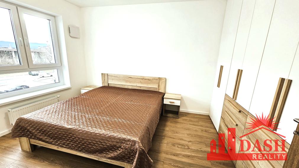 Na prenájom 2 izbový byt s balkónom a park. miestom, Trenčín, Rulandská