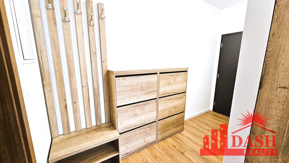 Na prenájom 2 izbový byt s balkónom a park. miestom, Trenčín, Rulandská