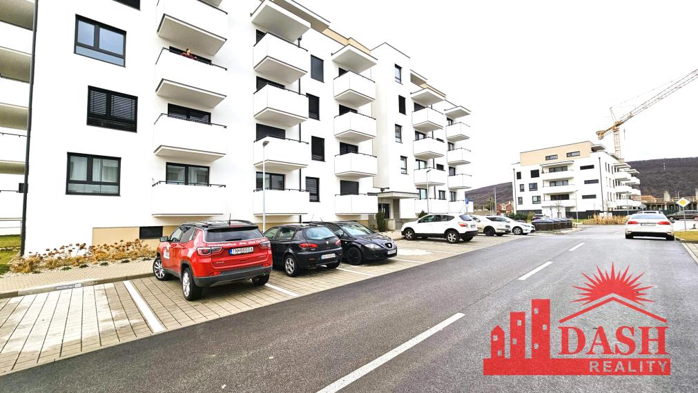 Na prenájom 2 izbový byt s balkónom a park. miestom, Trenčín, Rulandská