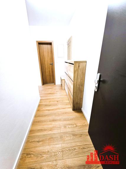 Na prenájom 2 izbový byt s balkónom a park. miestom, Trenčín, Rulandská