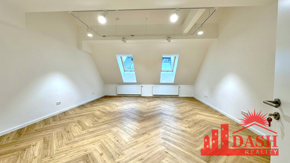 For rent office, commercial space in the center, Trenčín, 79 m2, Mierové námestie