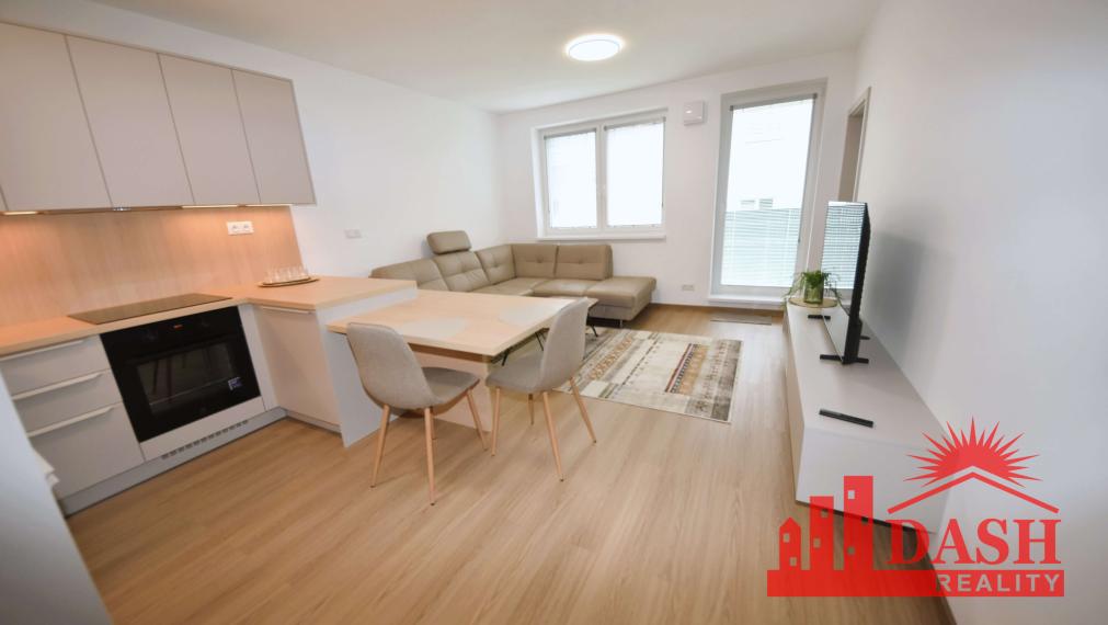 Na prenájom 2 izbový byt s balkónom a park. miestom, Trenčín, Kožušnícka