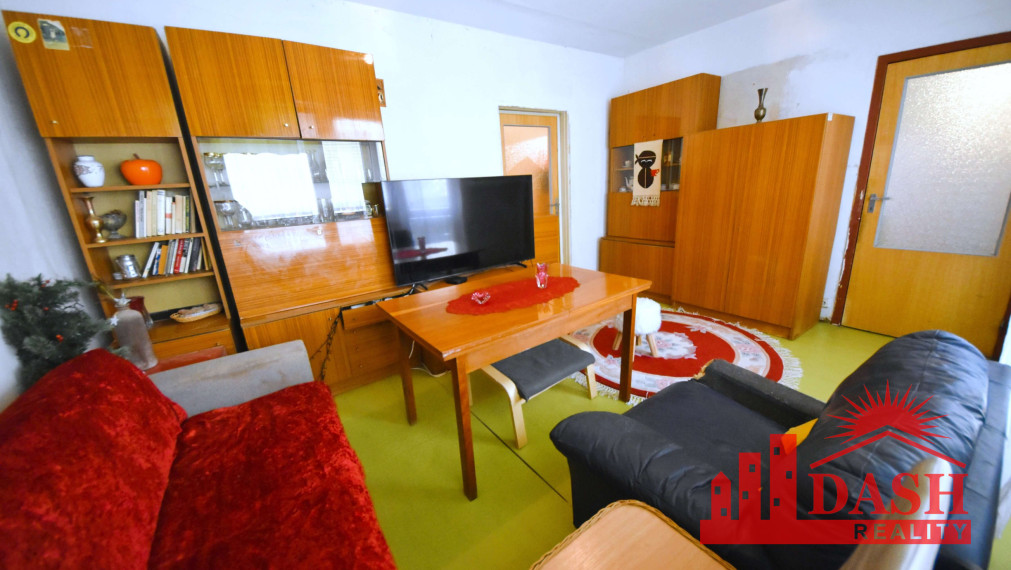 Na predaj 3 izbový byt so zasklenou lodžiou, 66 m2, Trenčín, ul. Clementisova