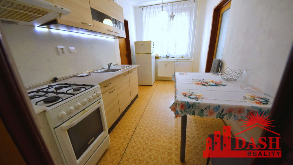 Na predaj 3 izbový byt so zasklenou lodžiou, 66 m2, Trenčín, ul. Clementisova