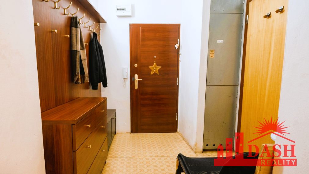 Na predaj 3 izbový byt so zasklenou lodžiou, 66 m2, Trenčín, ul. Clementisova