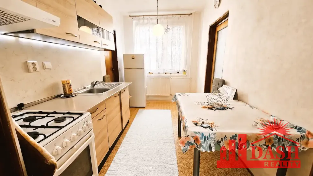 Na predaj | 3 izbový byt | zasklená lodžia | Trenčín | Sihoť IV