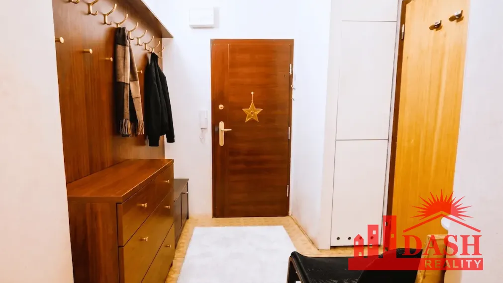 Na predaj | 3 izbový byt | zasklená lodžia | Trenčín | Sihoť IV