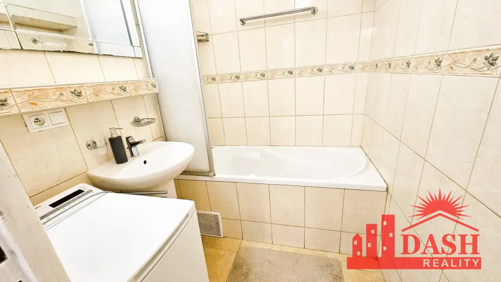 Na prenájom | zariadený 2 izbový byt | lodžia | Trenčín | Sihoť