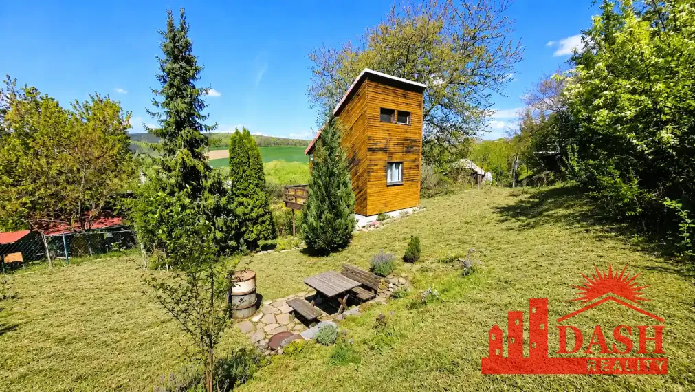 Land with a cottage | for sale | Trenčín | 280 m2