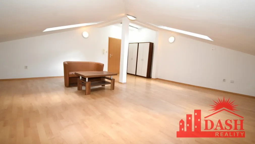 Na prenájom | kancelársky priestor | Trenčín | Piaristická | 36 m2