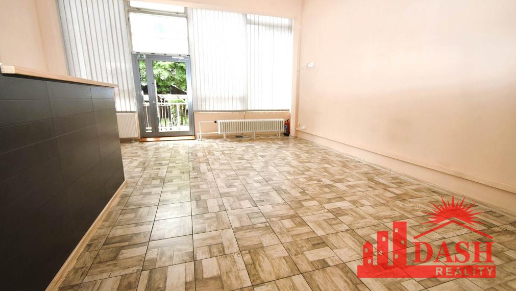 Na prenájom | obchodný priestor | 50 m2 | Trenčín | Piaristická
