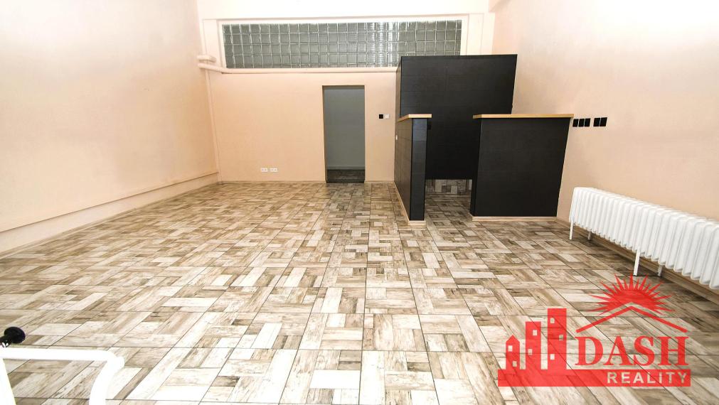 Na prenájom | obchodný priestor | 50 m2 | Trenčín | Piaristická