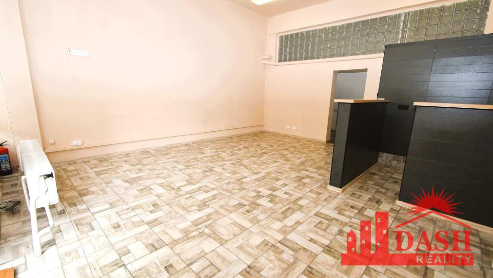 Na prenájom | obchodný priestor | 50 m2 | Trenčín | Piaristická