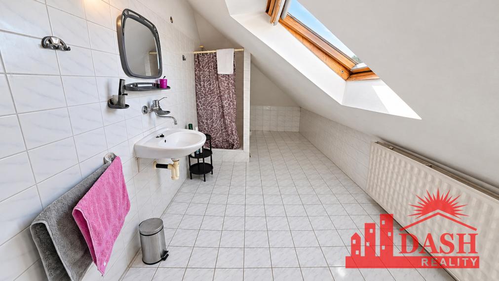 Na predaj | 6 izbový rodinný dom | Trenčianske Stankovce | časť Sedličná