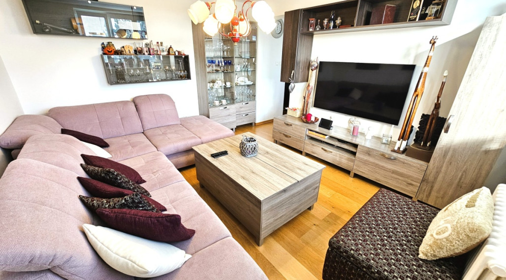 REZERVOVANÉ -Na predaj 3-izbový byt s balkónom, lodžiou, klimatizáciou a parkovaním – Trenčín, Bavlnárska