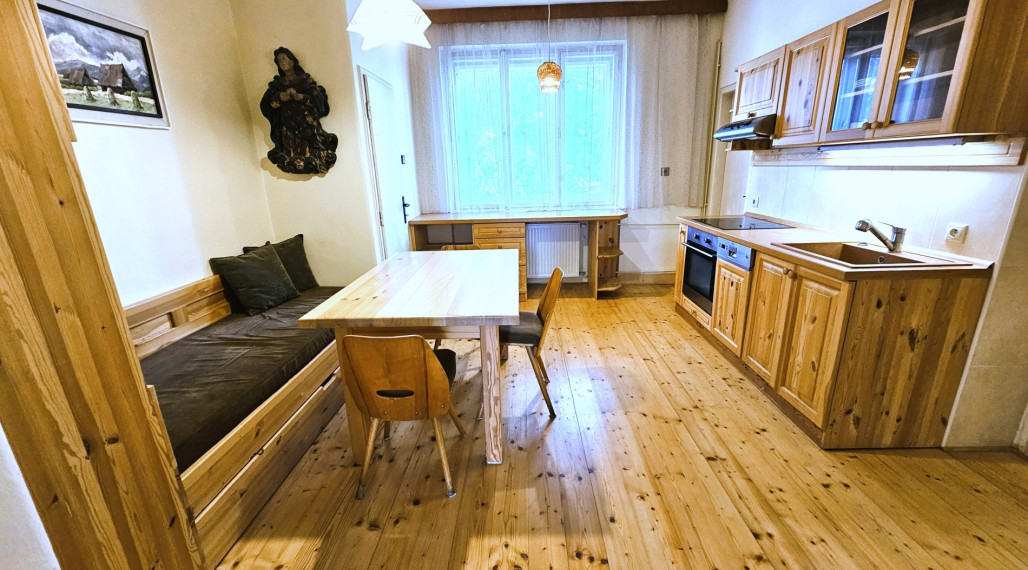 Na predaj veľký 2 izbový byt v centre mesta, 64 m2, Piešťany, A. Dubčeka