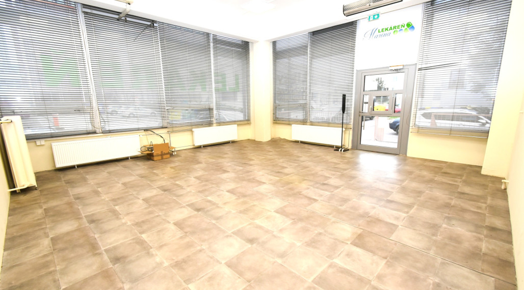 For rent business / commercial space, 131 m2, Trenčín