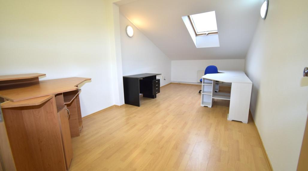 Na prenájom kancelársky priestor blízko centra mesta, 18 m2, Trenčín, ul. Piaristická