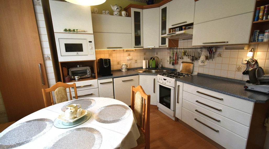 Na predaj veľký 3 izbový byt s lodžiou, 77 m2, Trenčín, Halalovka