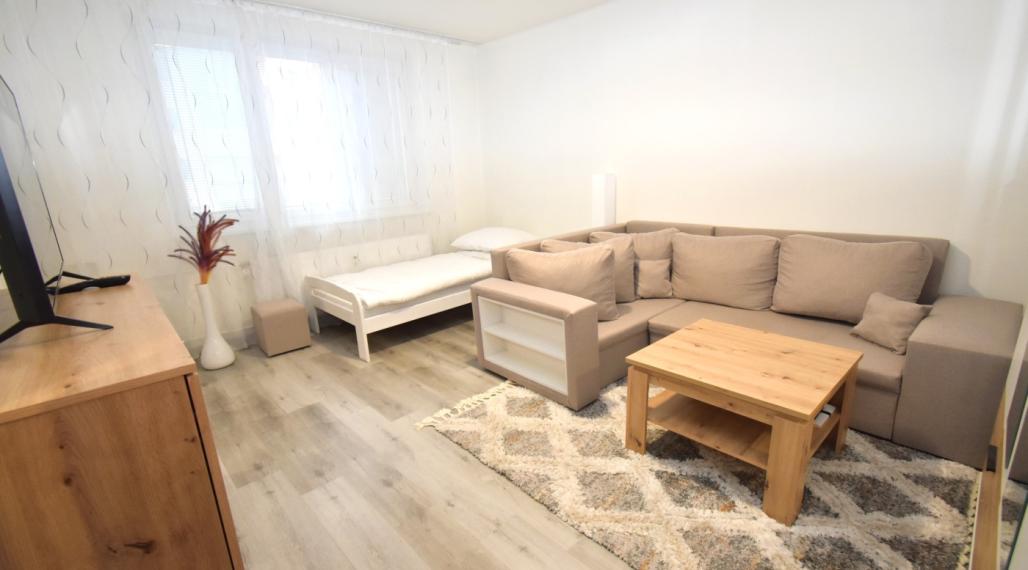 Na prenájom zariadený 1 izbový byt, Trenčianske Teplice, ul. Štvrť SNP