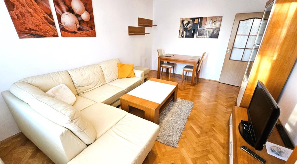 Na prenájom zariadený 3 izbový byt s balkónom v centre Trenčína, Soblahovská