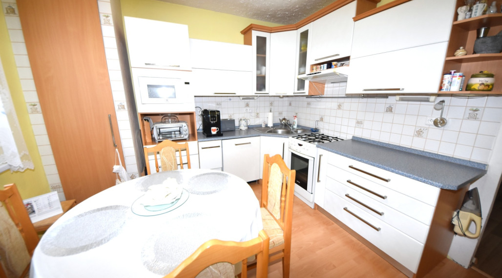 Na predaj veľký 3 izbový byt s lodžiou, 77 m2, Trenčín, Halalovka