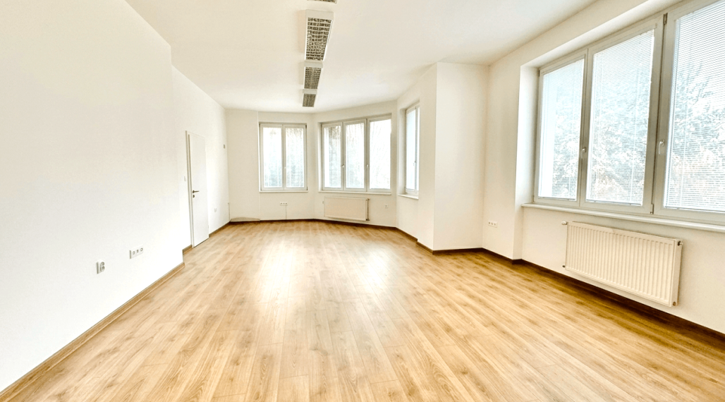 Na prenájom kancelársky priestor 60 m2 s parkovaním, Trenčín, ul. M. R. Štefánika