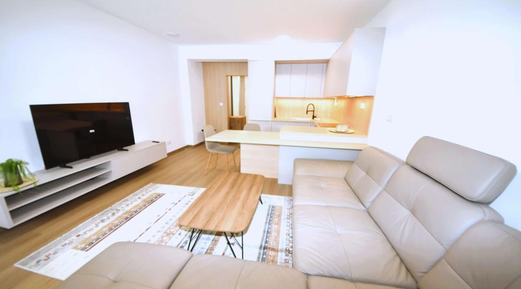 Na prenájom 2 izbový byt s balkónom a park. miestom, Trenčín, Kožušnícka