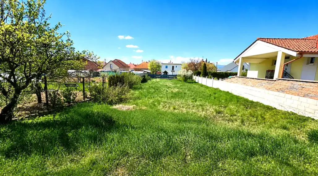 Stavebný pozemok | Trenčianska Turná | projekt | povolenie | 607 m2
