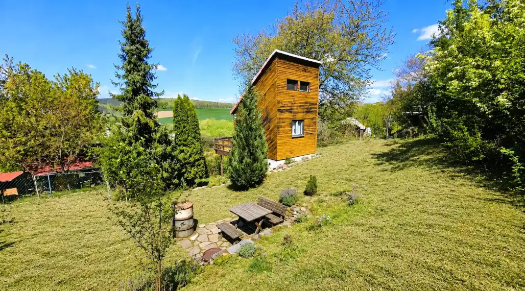 Pozemok s chatkou | na predaj | Trenčín | 280 m2