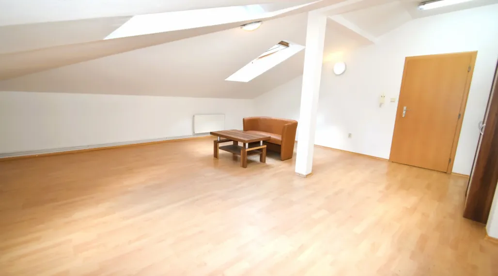 Na prenájom | kancelársky priestor | Trenčín | Piaristická | 36 m2