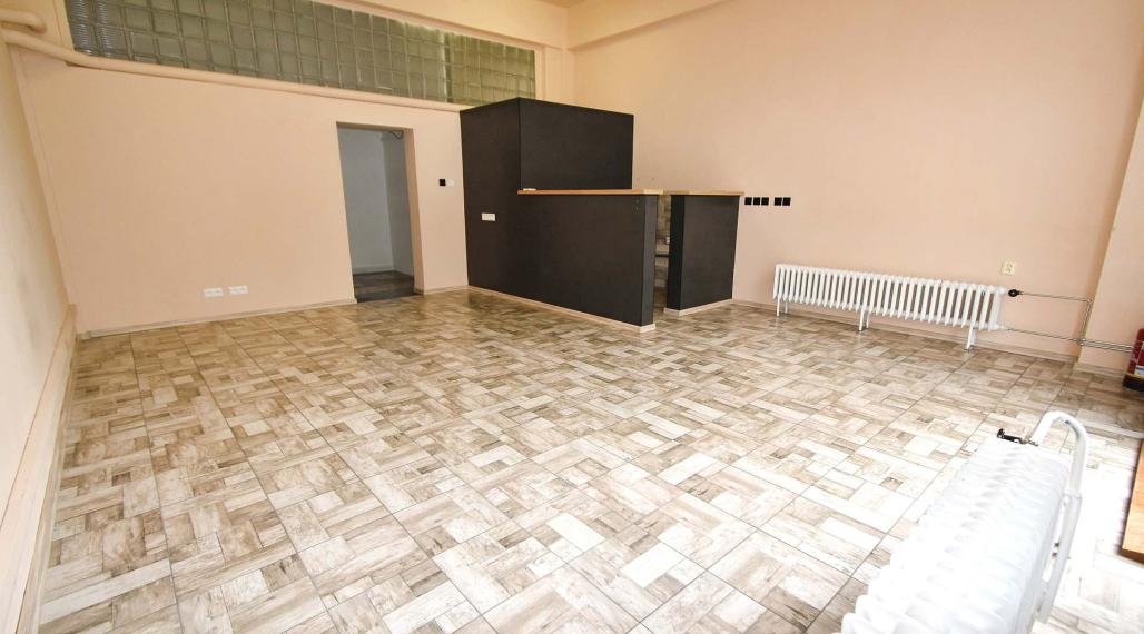 Na prenájom | obchodný priestor | 50 m2 | Trenčín | Piaristická