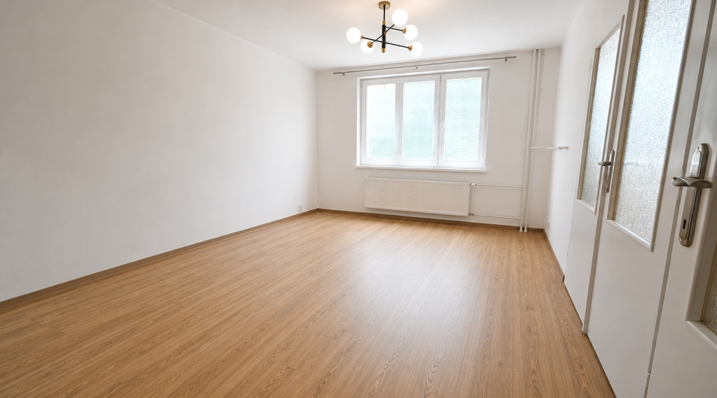 PRENAJATÉ -Na prenájom | 4 izbový byt | lodžia | Sihoť | Trenčín