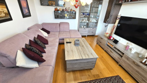 Na predaj 3-izbový byt s balkónom, lodžiou, klimatizáciou a parkovaním – Trenčín, Bavlnárska