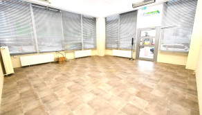 Na prenájom obchodný / komerčný priestor, 131 m2, Trenčín