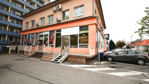 Na prenájom obchodný / komerčný priestor, 131 m2, Trenčín