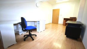 Na prenájom kancelársky priestor blízko centra mesta, 18 m2, Trenčín, ul. Piaristická