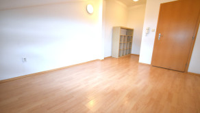 Na prenájom kancelársky priestor blízko centra mesta, 14 m2, Trenčín, ul. Piaristická