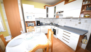 Na predaj veľký 3 izbový byt s lodžiou, 77 m2, Trenčín, Halalovka