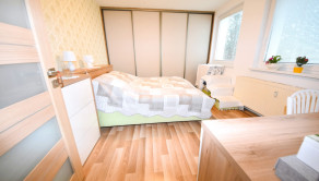 Na predaj veľký 3 izbový byt s lodžiou, 77 m2, Trenčín, Halalovka