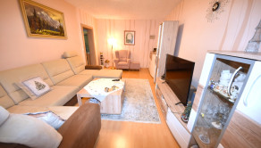 Na predaj veľký 3 izbový byt s lodžiou, 77 m2, Trenčín, Halalovka