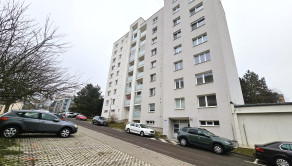 Na predaj veľký 3 izbový byt s lodžiou, 77 m2, Trenčín, Halalovka