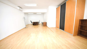 Na prenájom klimatizovaný kancelársky priestor blízko centra mesta, 50 m2, Trenčín, ul. Piaristická