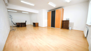 Na prenájom klimatizovaný kancelársky priestor blízko centra mesta, 50 m2, Trenčín, ul. Piaristická