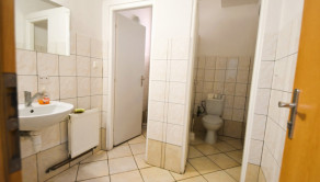 Na prenájom klimatizovaný kancelársky priestor blízko centra mesta, 50 m2, Trenčín, ul. Piaristická