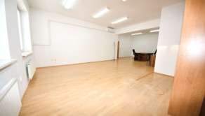 Na prenájom klimatizovaný kancelársky priestor blízko centra mesta, 50 m2, Trenčín, ul. Piaristická