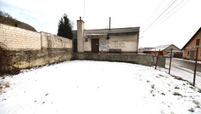 Na predaj komerčná budova s pozemkom, v centre obce, 424 m2, Moravské Lieskové