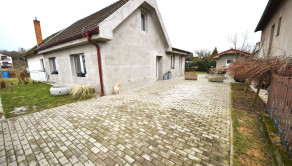 Na predaj zariadený 4 izbový rodinný dom, Nemšová, časť Ľuborča