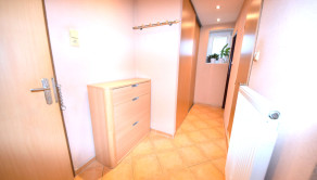 Na predaj veľký 2 izbový byt s garážou a záhradou, Dubnica nad Váhom