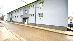 Na predaj veľký 2 izbový byt s garážou a záhradou, Dubnica nad Váhom